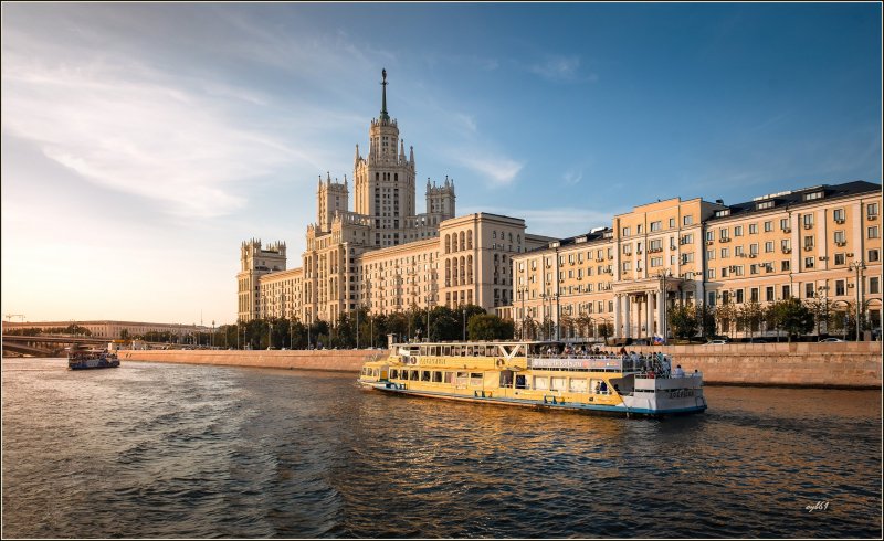 Дом на Котельнической набережной в Москве