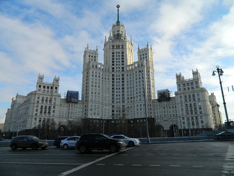 Высотка на Котельнической набережной