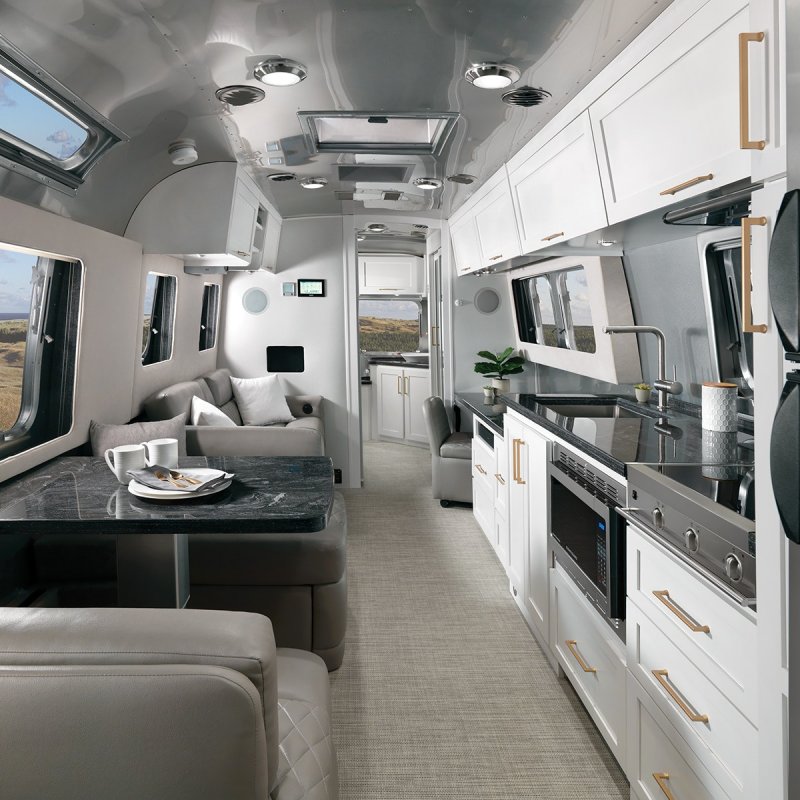 Airstream Classics 2020 — культовый автодом