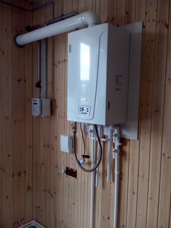 Монтаж настенного газового котла бакси