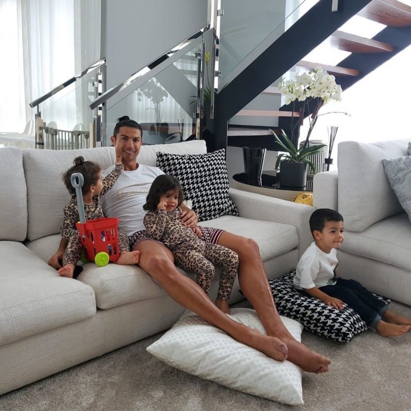 Cristiano Ronaldo семья 2020