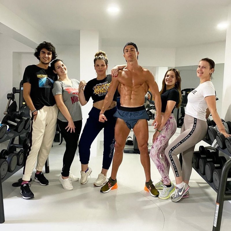 Cristiano Ronaldo семья 2020