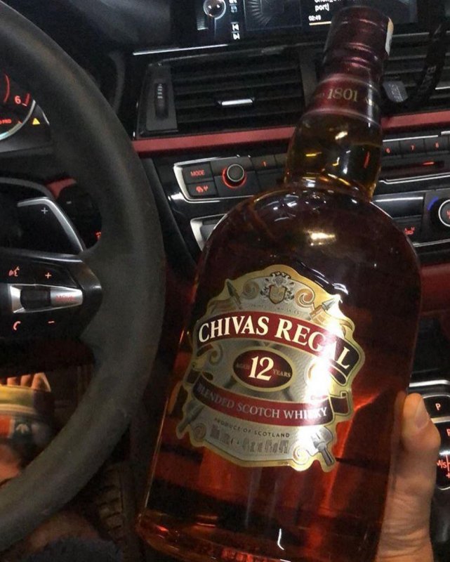 Коньяк в машине