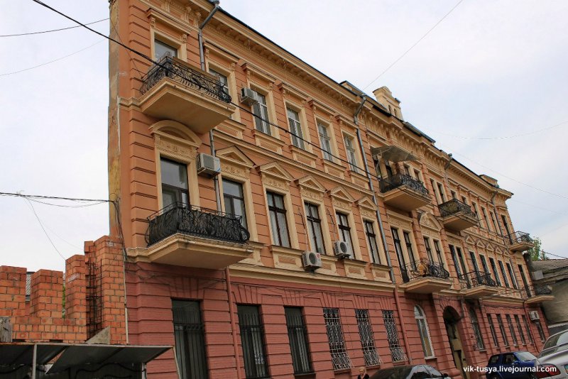 Плоский дом в Уфе