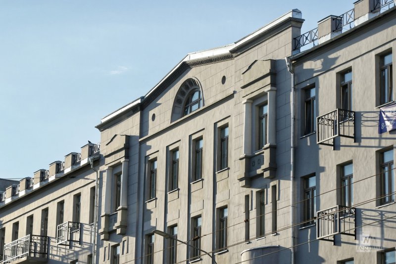 Дом-стена в Санкт-Петербурге на улице Боровой