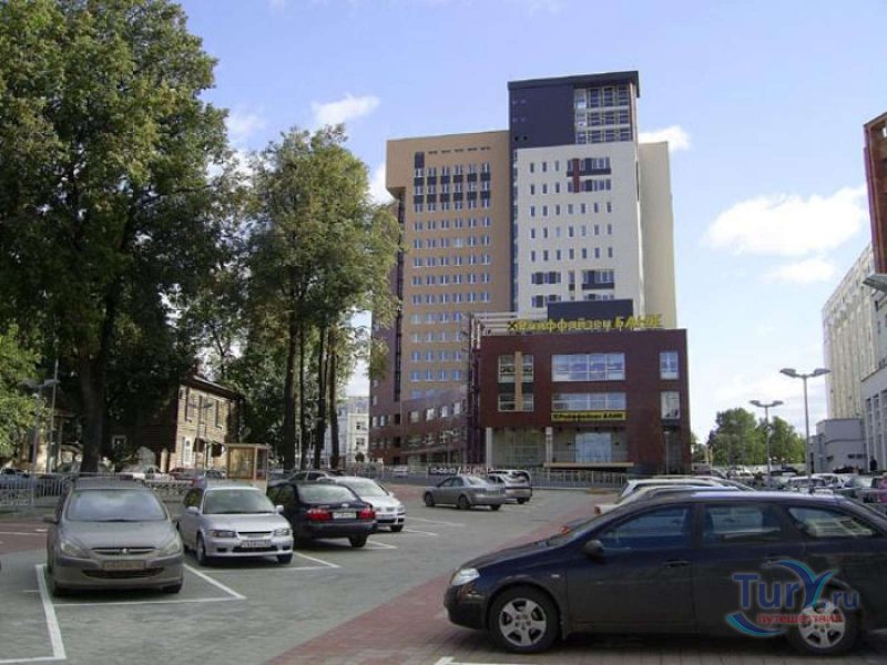Тонкий жилой комплекс Лондон Англия внутри