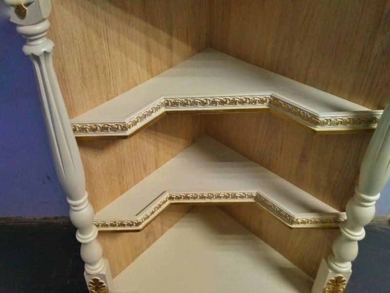 Полки для иконостаса в квартире