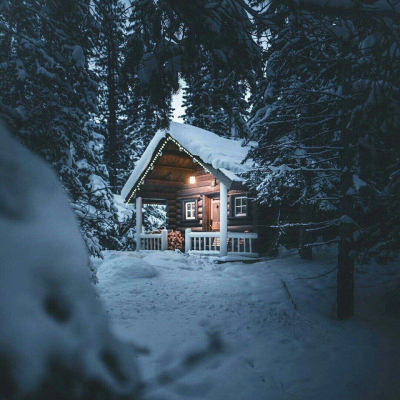 Заснеженный домик