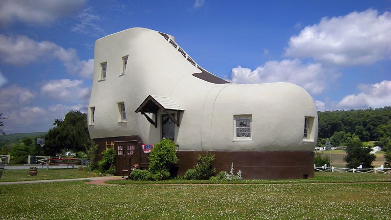 Странный дом (weird House). Альпы.