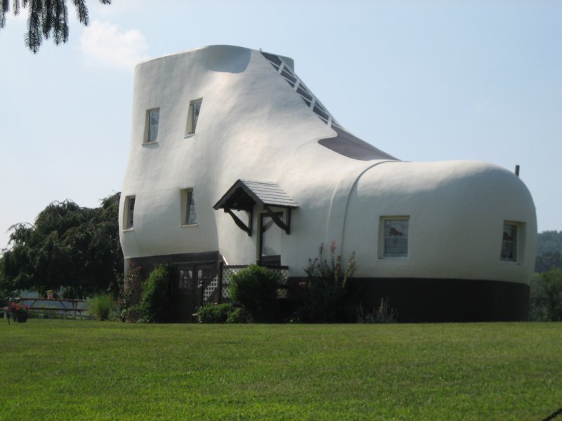 Странный дом (weird House). Альпы.