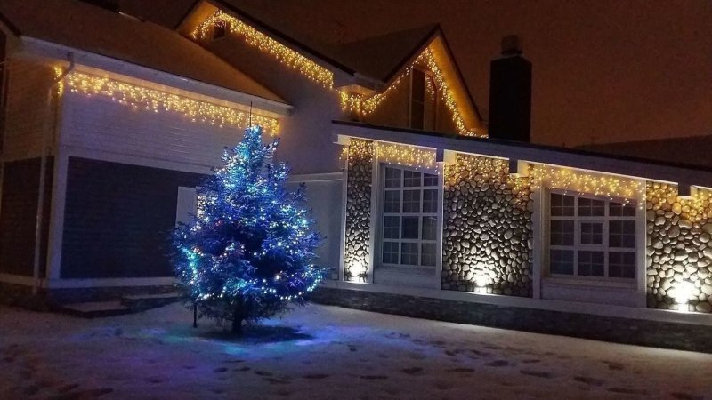 Украшение фасада гирляндами