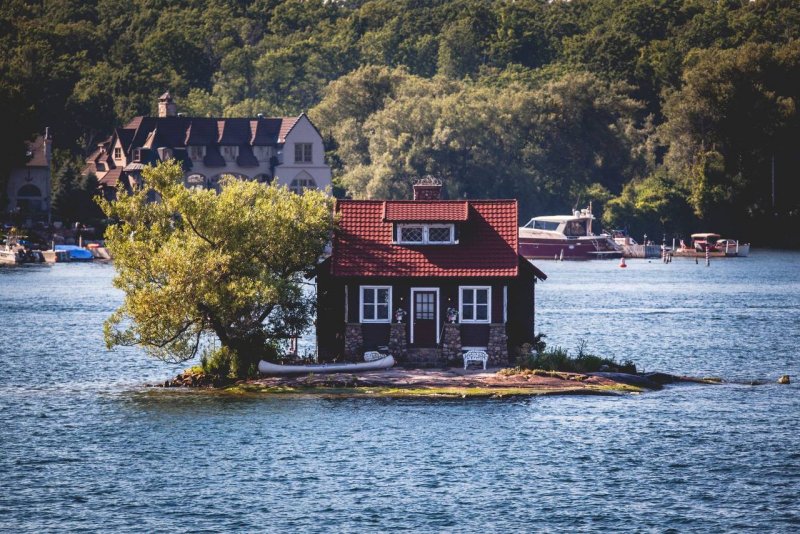 Остров just Room enough Island