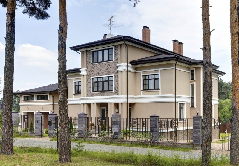 Здания из камня Екатеринбург
