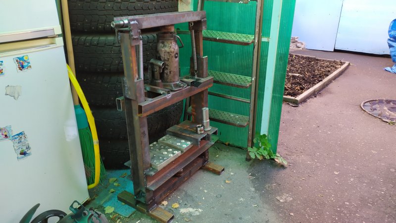 Мини пресс из домкрата