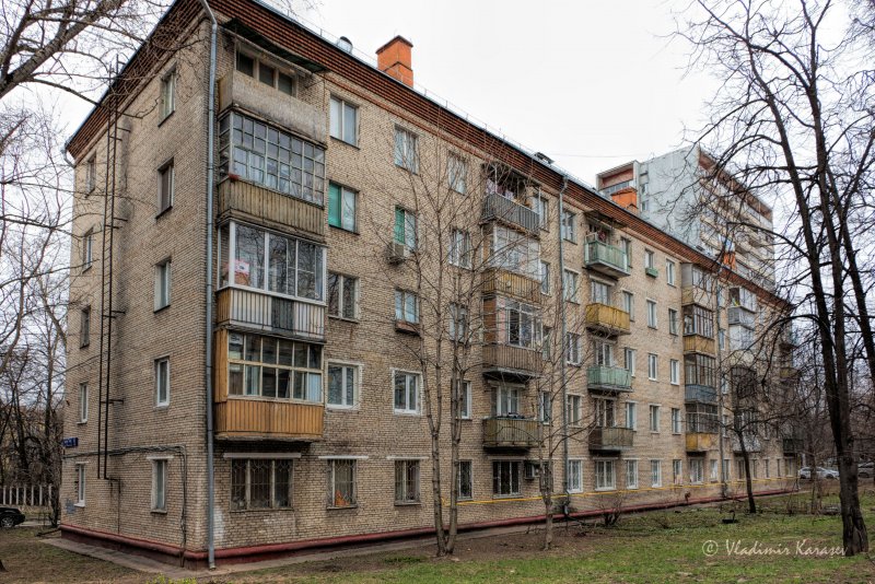 Современный пятиэтажный дом