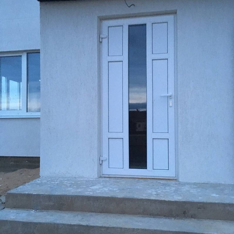 Двери ПВХ входные