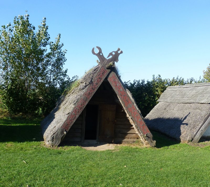 Viking House землянках