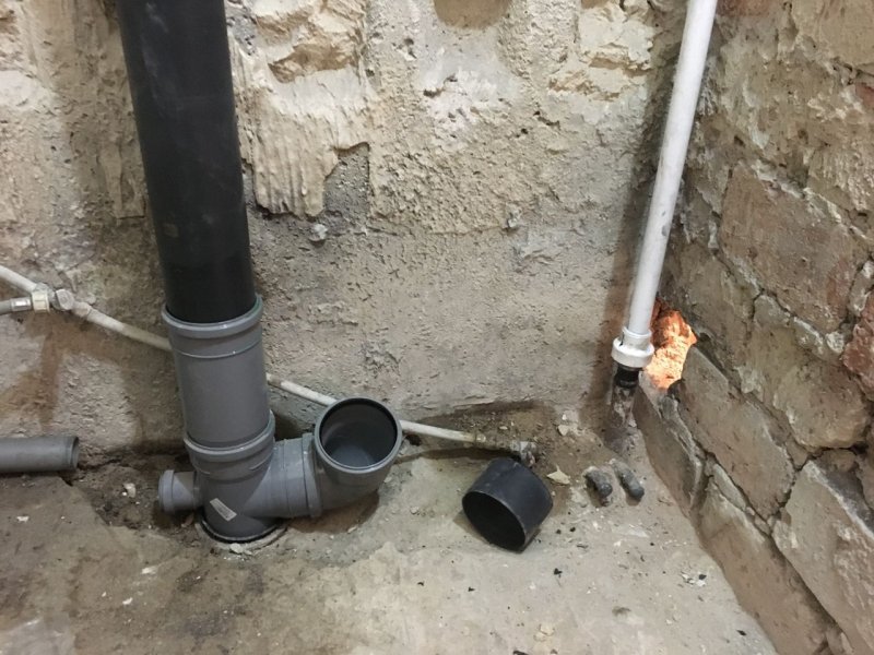 Демонтаж труб в квартире