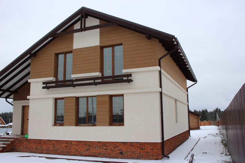 Комбинированная отделка фасада