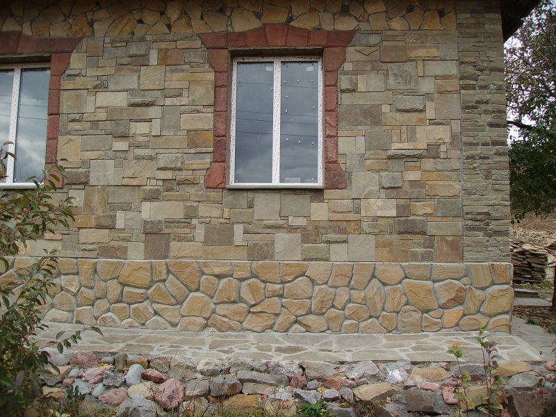 Отделка фасада природным камнем