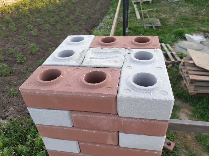 Дом из желтого кирпича