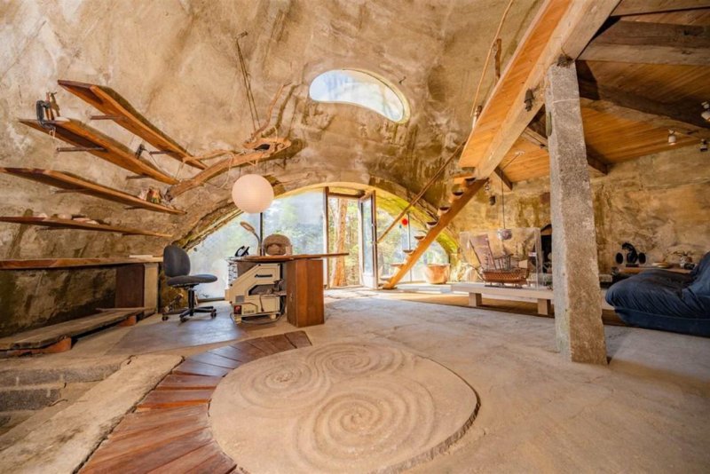 Hobbit House