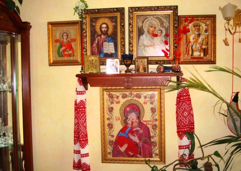 Домашний иконостас в квартире