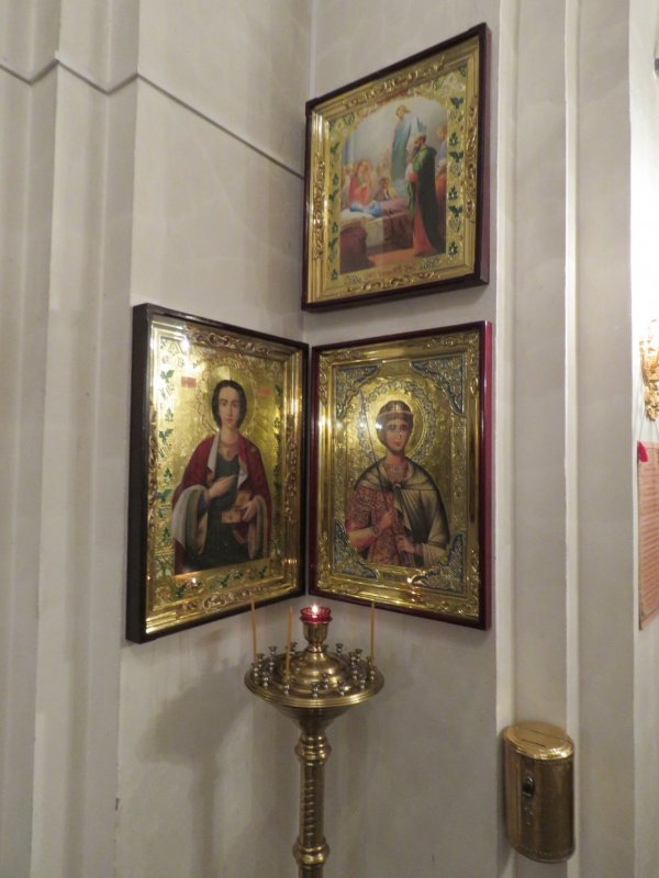 Расположение икон Богородица Спаситель