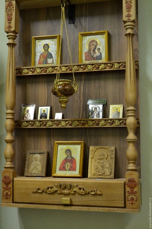 Полка для домашнего иконостаса