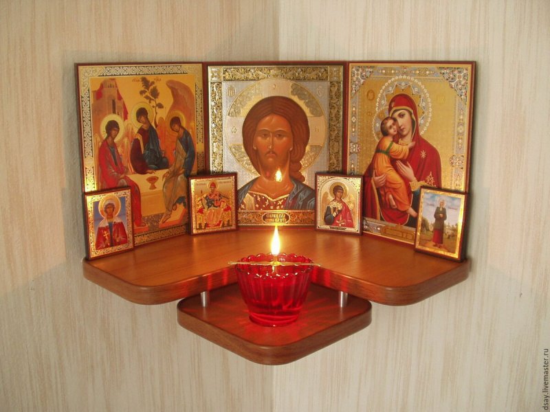 Красный уголок для икон