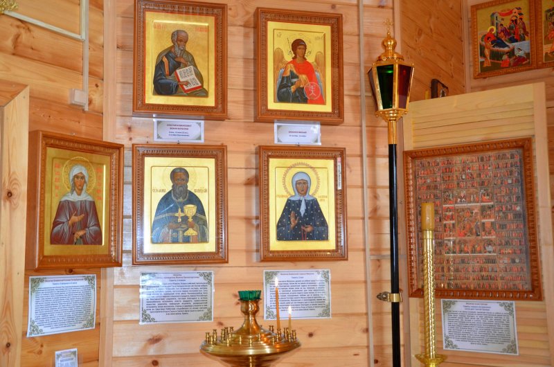 Полочка для домашнего иконостаса