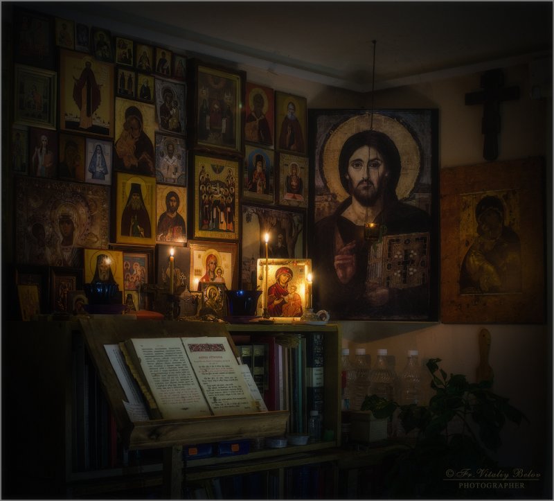 Полка угловая иконостас