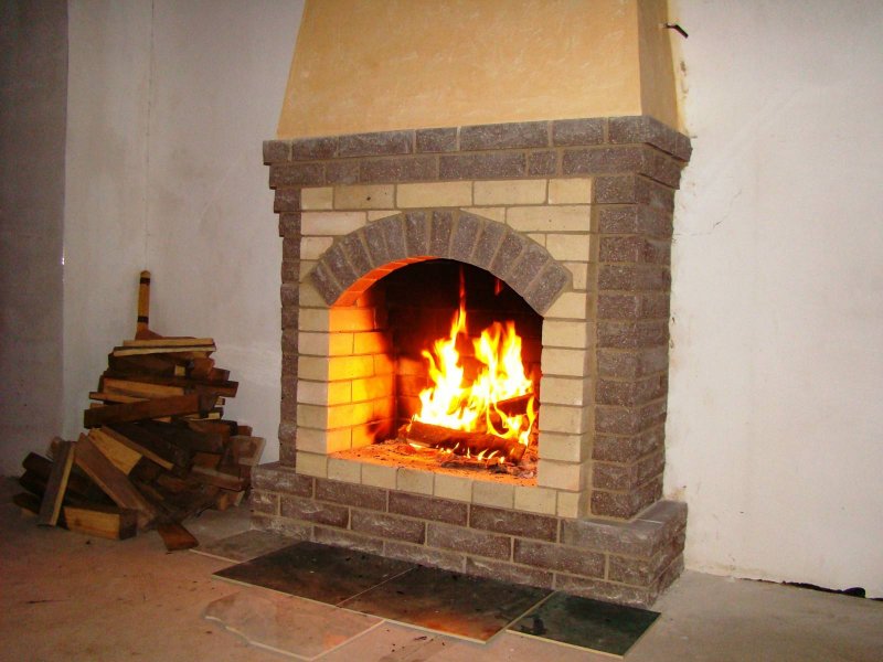 Камины из кирпича для дома