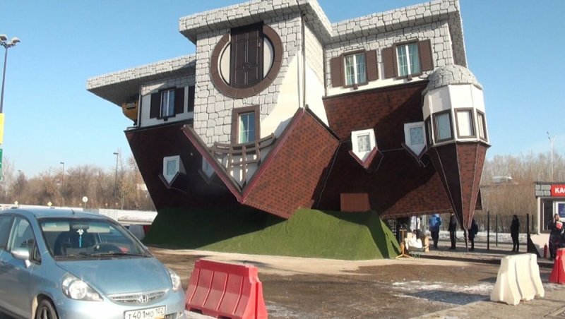 Дом перевертыш Сочи
