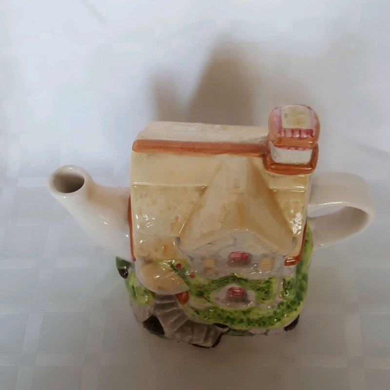 Посуда с зайцами