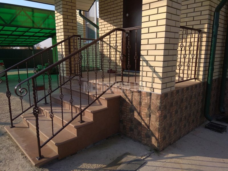 Ступеньки из бетонного кирпича