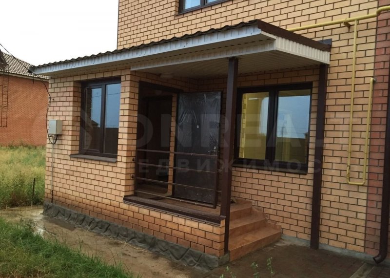 Ступеньки из кирпича перед домом