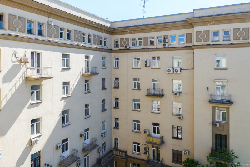 Двор сталинки