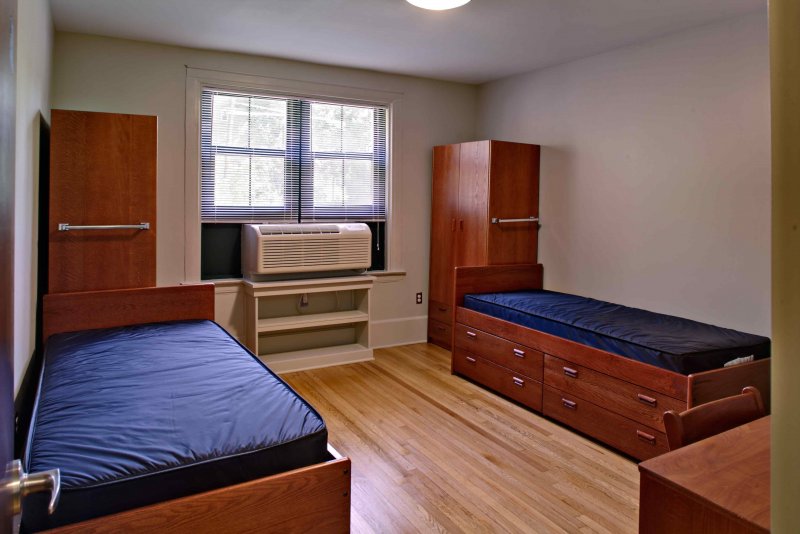 Dormitory Room (дормитори рум)