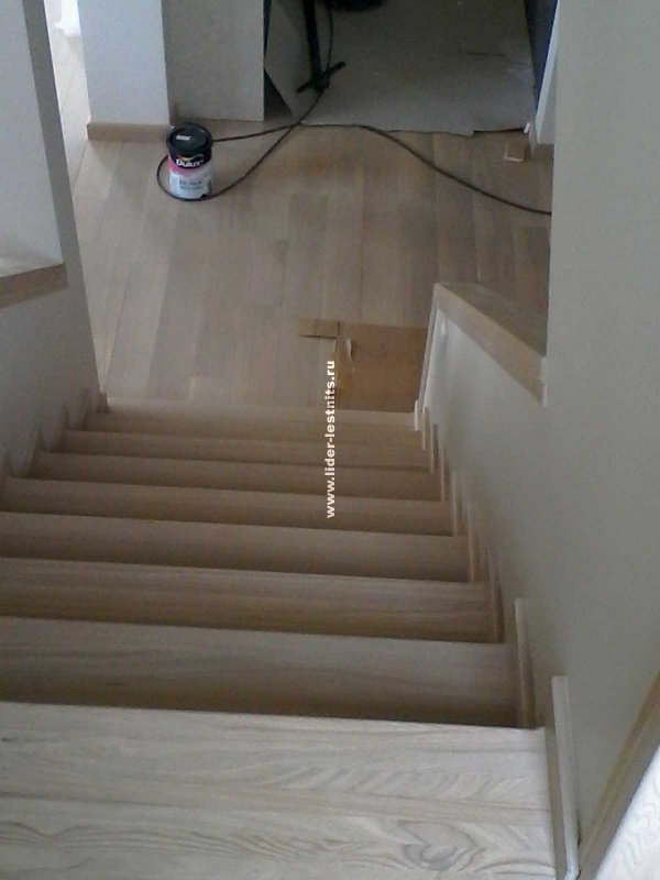 Лестница из паркета