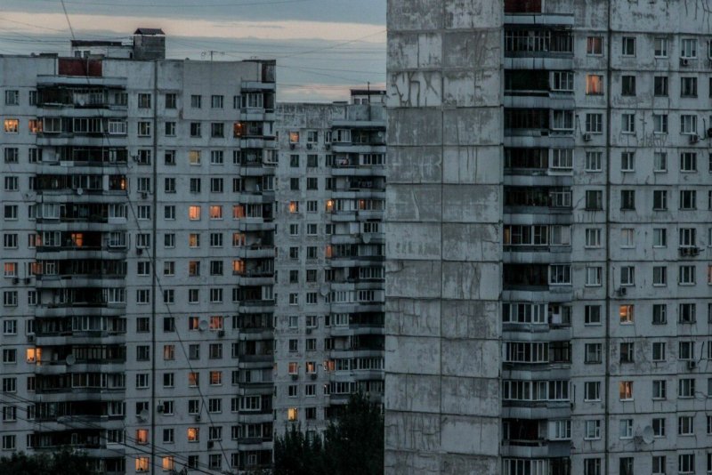 Серые многоэтажки