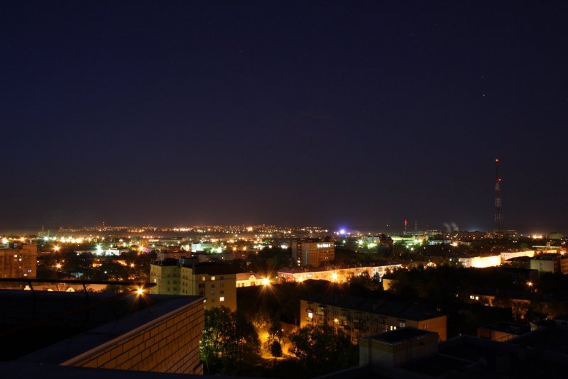 Вид ночного города с крыши