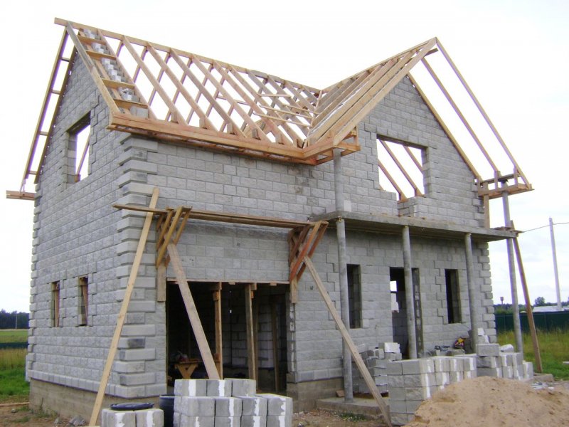 Дом из газобетона и каркаса