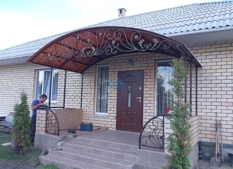 Крыльцо к дому