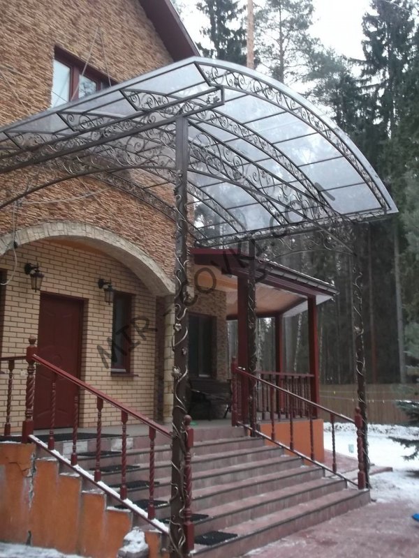 Козырек на крыльцо