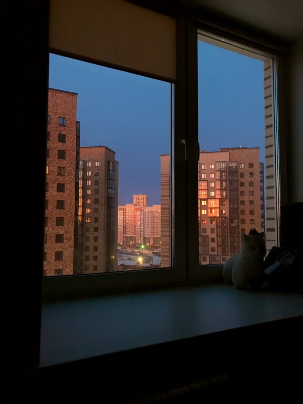 Красивый вид с окна многоэтажки