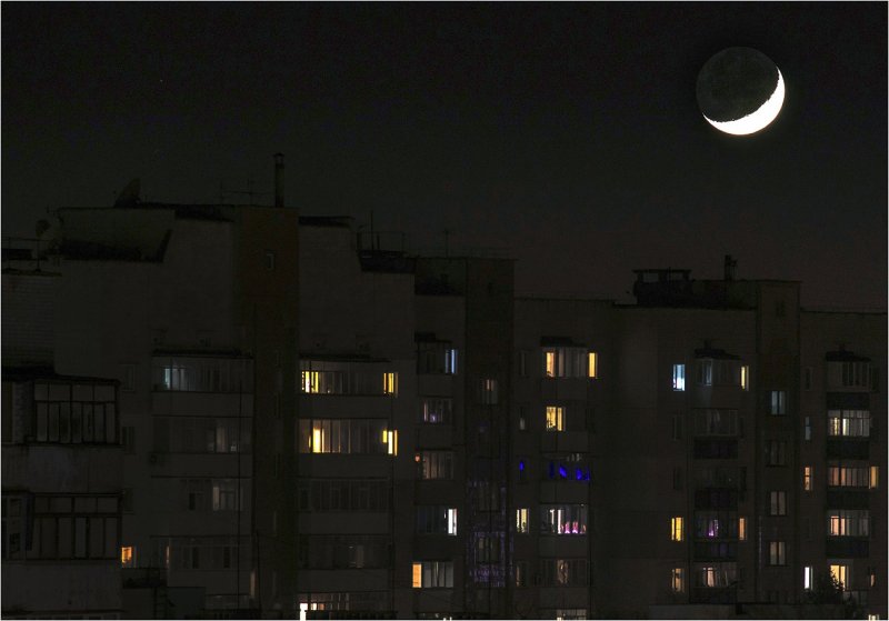 Окна домов ночью