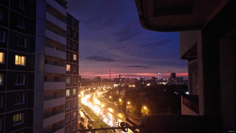 Вид с балкона ночью