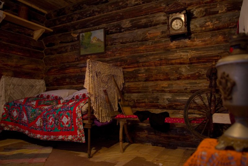 Комната крестьянского быта