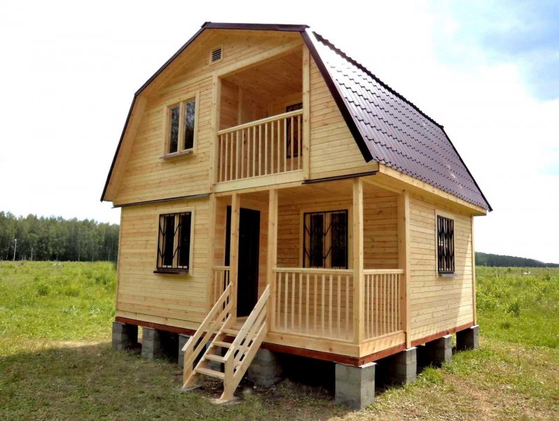 Красивые домики из бруса с газоном
